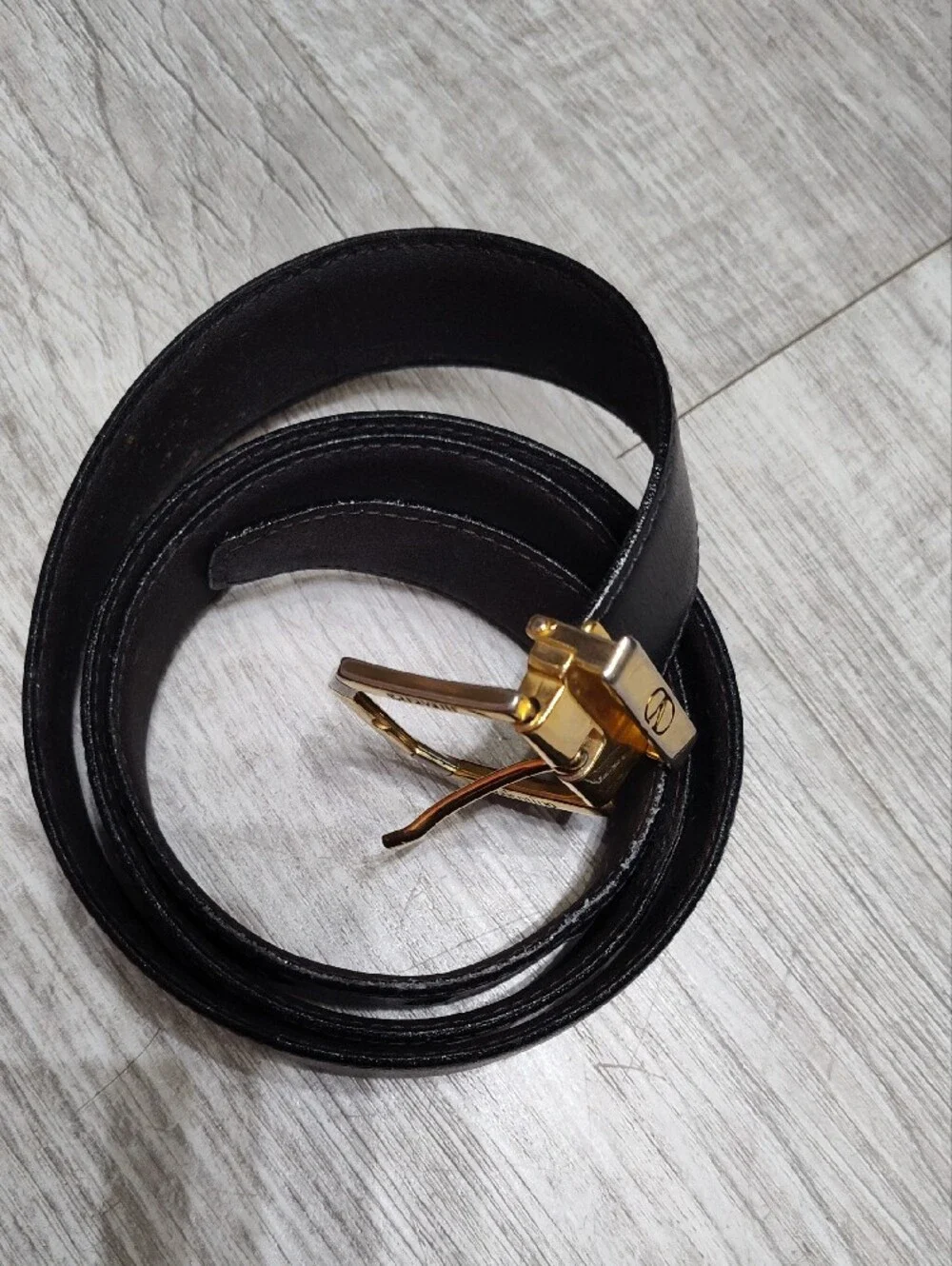 Vintage Valentino Garavani Leather Belt Gold Buckle Size 36 / 90